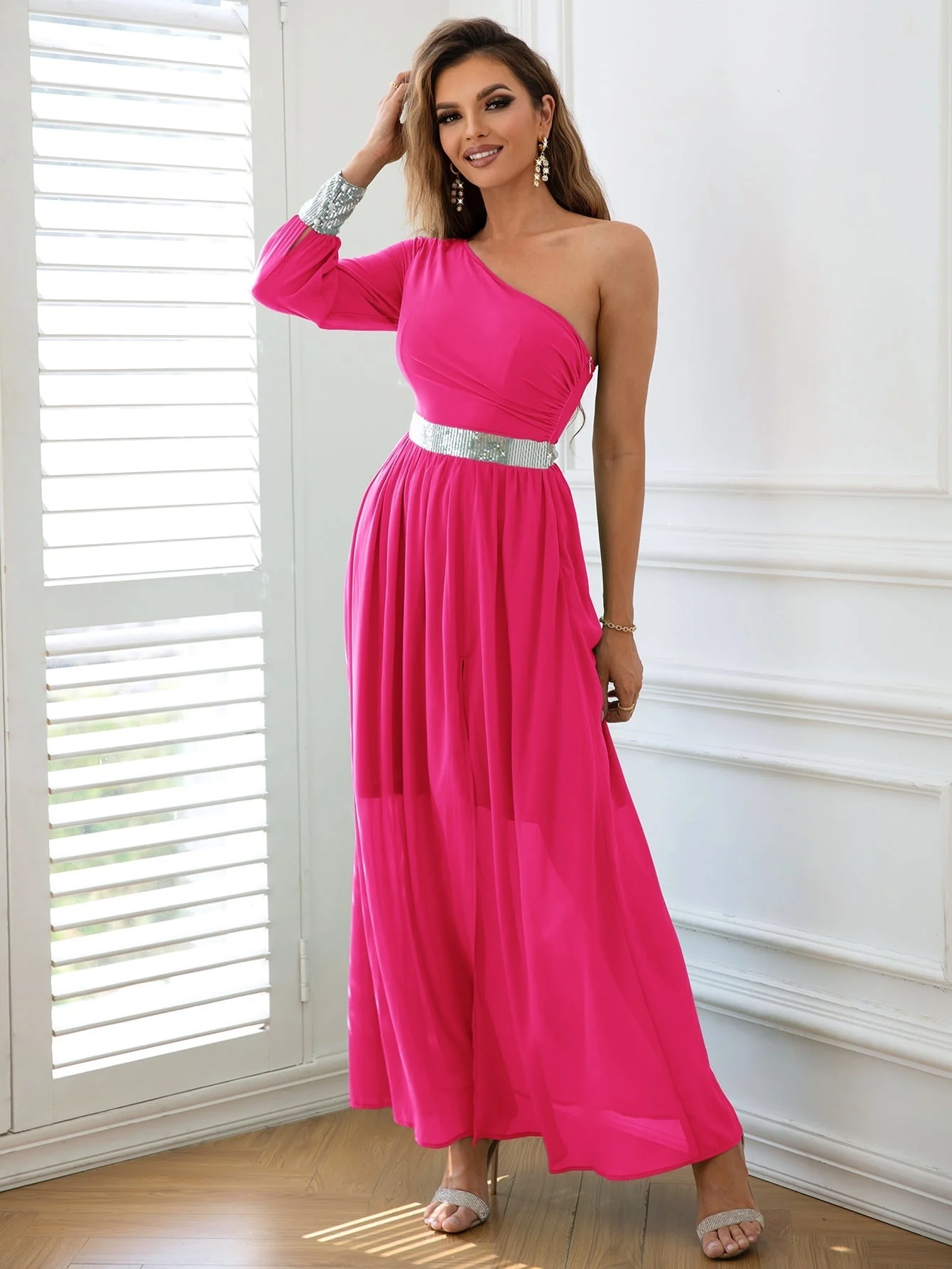 

Шифоновое платье Pofash с одним плечом и контрастными блестками