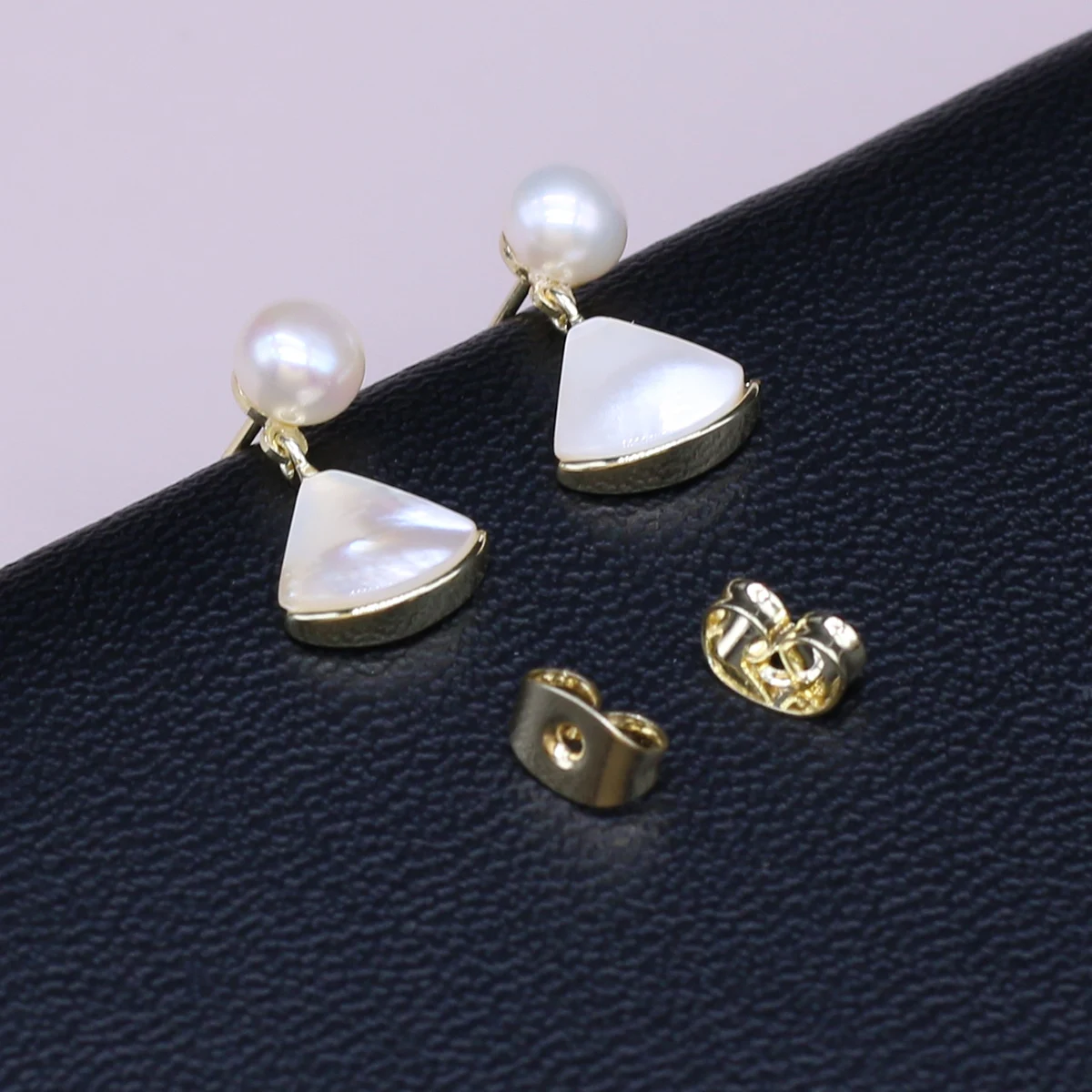 

Natural Freshwater Pearl Stud Earrings Gold Plated Elegant Drop Earring White Pearl High Quality for Women Earring Jewelry Gifts