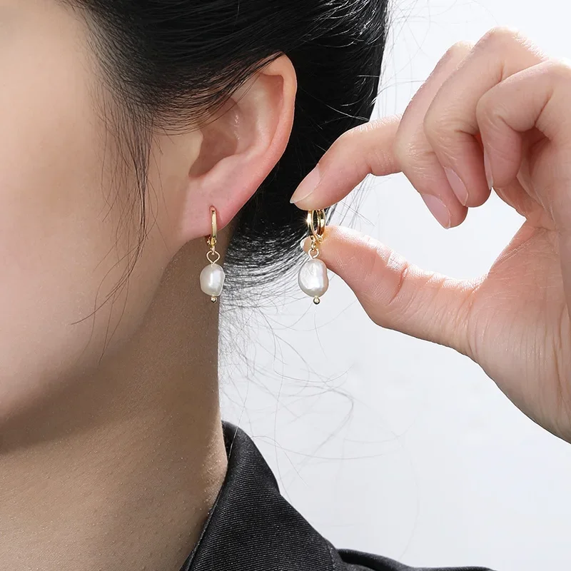 Стильные серьги из нержавеющей стали с пресноводным жемчугом и гребешком