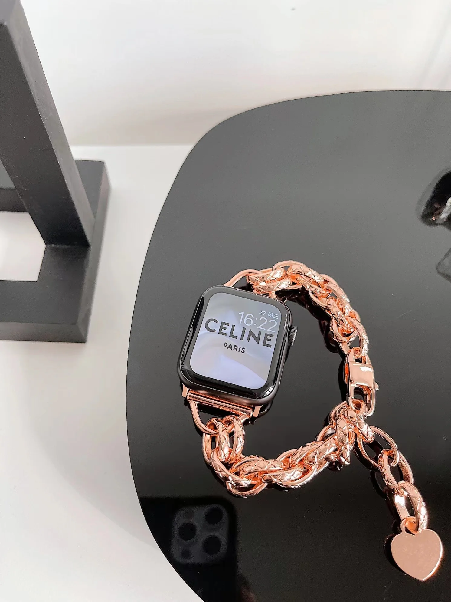 Women's gold bracelet Apple strap 76se41mm 45mm 38 / 42mm women's luxury women's ring buckle design Bracelet iwatch7 strap