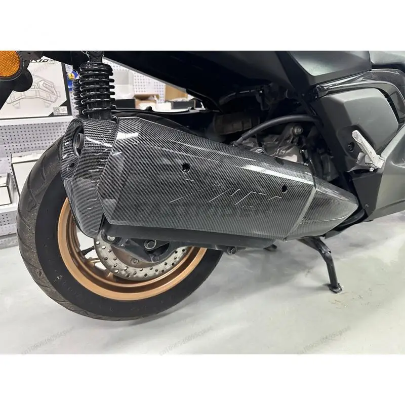 Фото Для YAMAHA XMAX 300 X MAX 300 17-23 Защитная крышка выхлопной трубы Теплозащитный экран Противоожоговая защита Аксессуары для мотоциклов №2