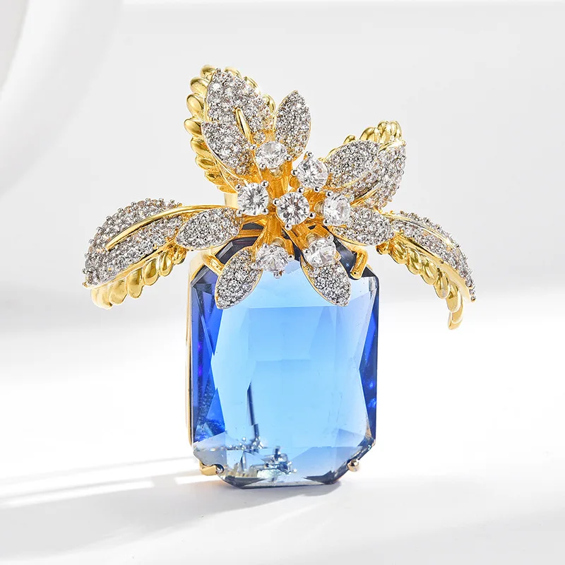 Unique Design Cubic Zircon Flower Brooches Luxury Geometry Vase Broochpins for Woman Suit Coat Holiday Gift Fashion Accessories