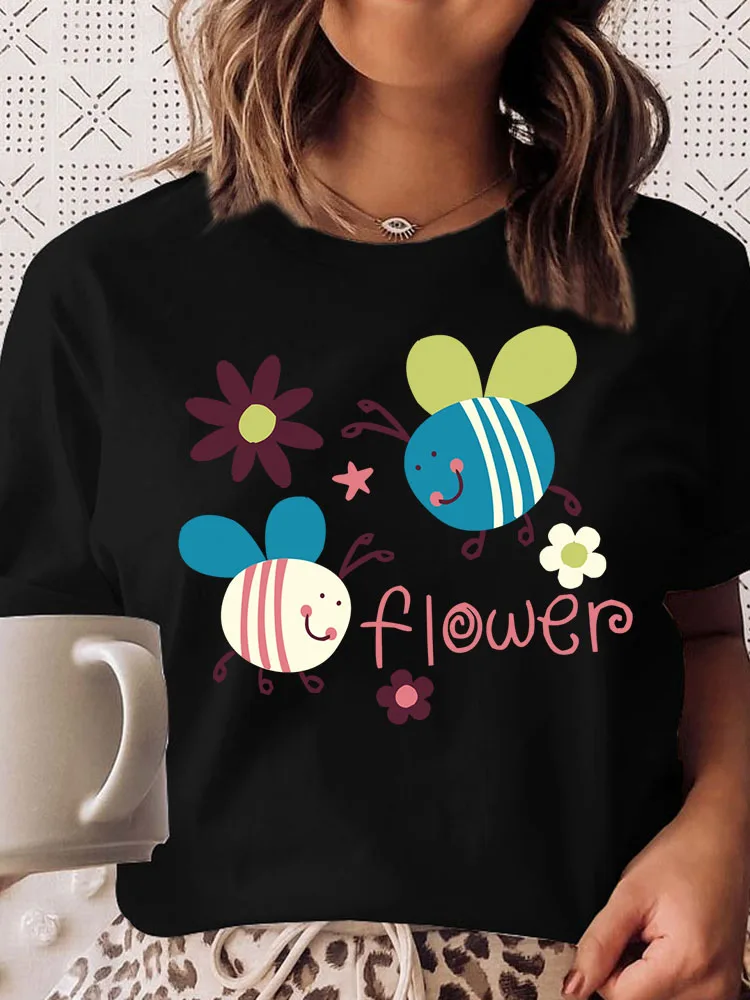 Купи Graphic Flowers Tshirt Short Sleeves O-neck T-shirt Women T-shirts For Woman 2022 Tops Ladies Tees Cartoon Bee Print Summer T за 187 рублей в магазине AliExpress