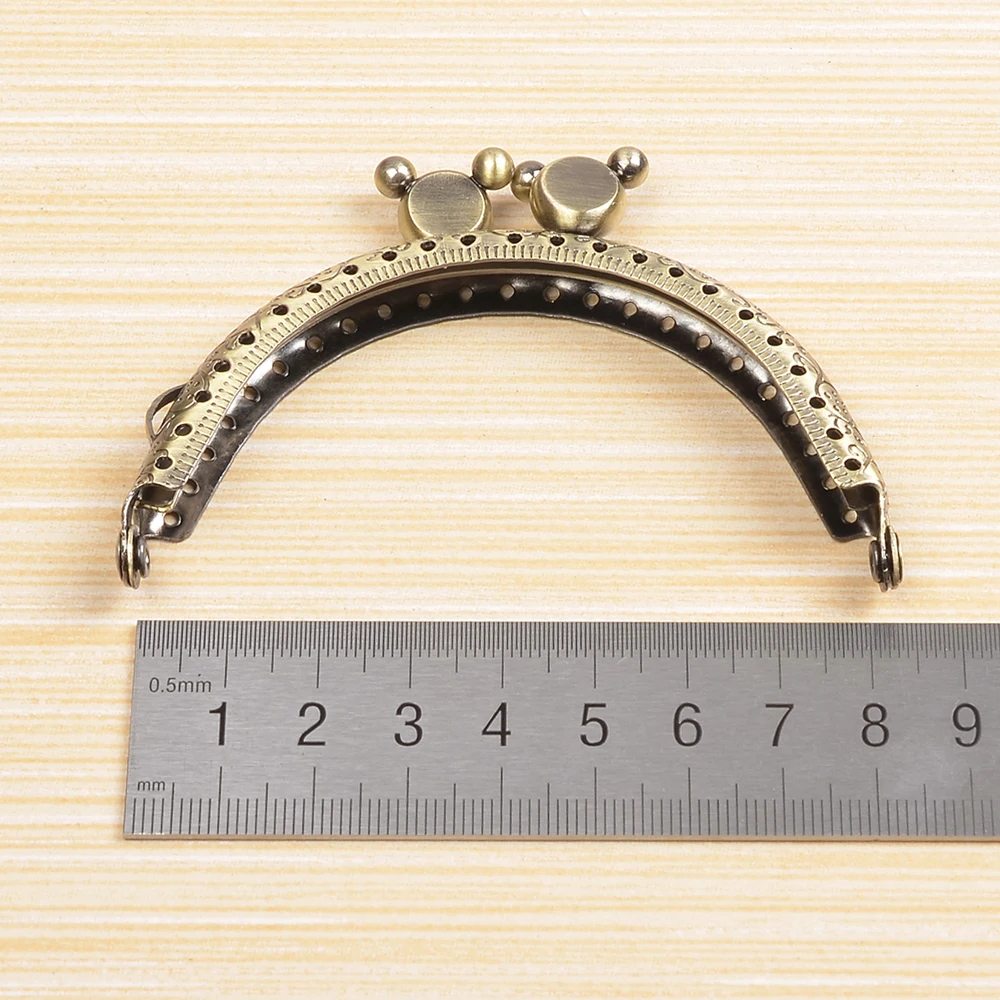 8.5cm10pcs/lot  Metal Purse Frame Handle for Clutch Bag Handbag Accessories Making Kiss Clasp Lock Antique Bronze Bags Hardware