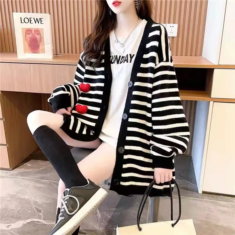 

Korean fresh black and white striped knitted cardigan 2022 autumn loose casual long sleeve love college wind sweater cardigan