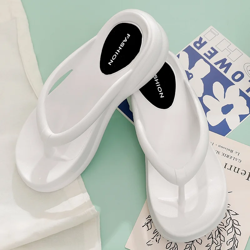 Summer New Thick Soled Women's Herringbone Slippers High Anti-skid Beach Shoes Soft Soled Comfortable Home Platform Sandals