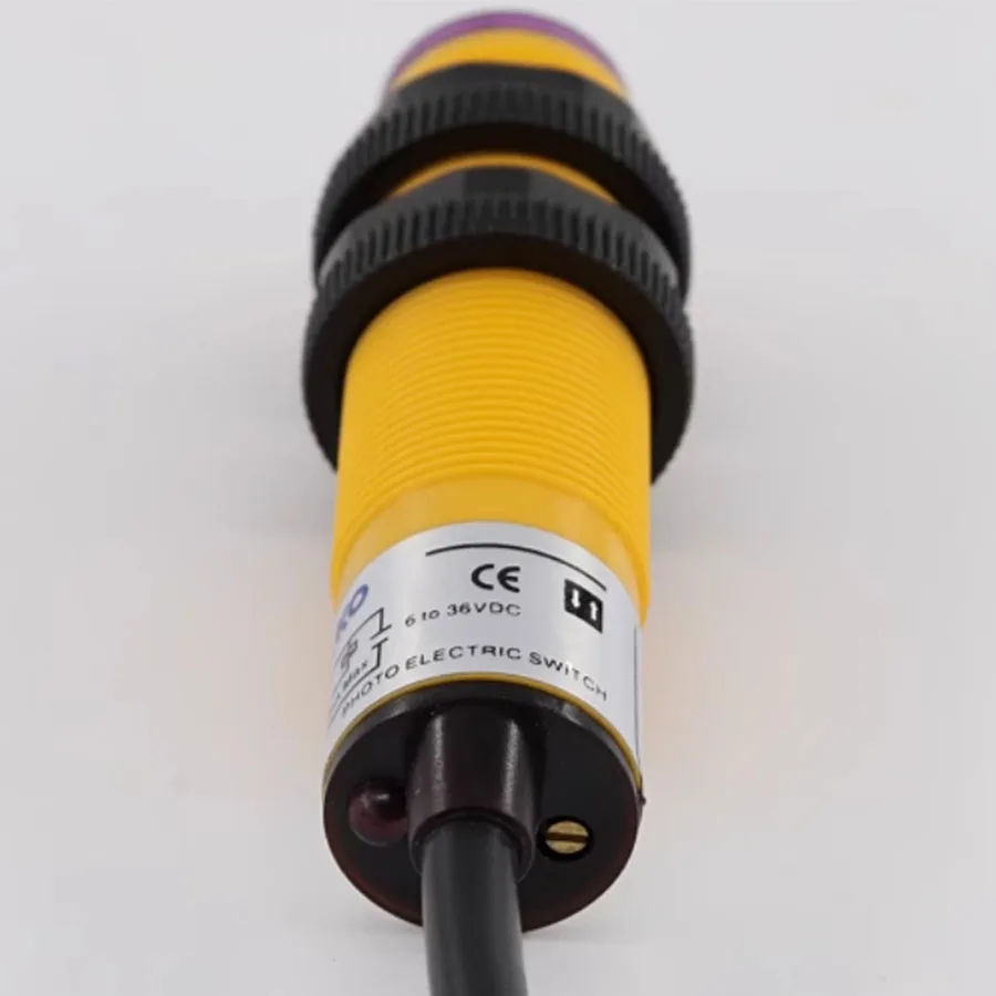 Diffuse reflection infrared photoelectric sensing switch E3F-DS30C4 normally open three wire sensor probe DS10C4