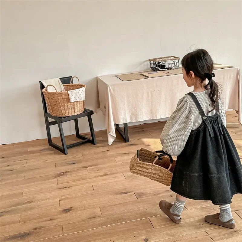 Nowa 2024 вільний дитячий суцільний одяг у корейському стилі для маленьких дівчаток