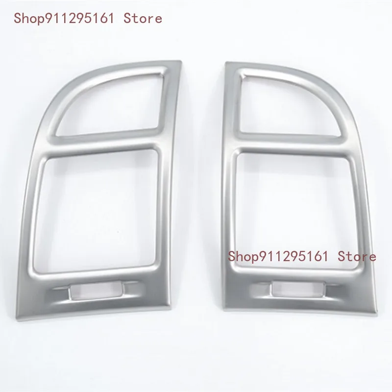 

2Pcs Car Interior Dashboard Side AC air conditioner Outlet Cover Trim Car-Styling Sticker Fit For Hyundai Santa fe 2006-2012