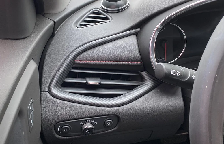 Матовые декоративные полосы из углеродного волокна для центральной консоли