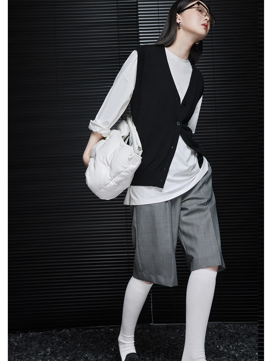 Черный французский жилет с v-образным вырезом Moment женский кардиган осень 2023