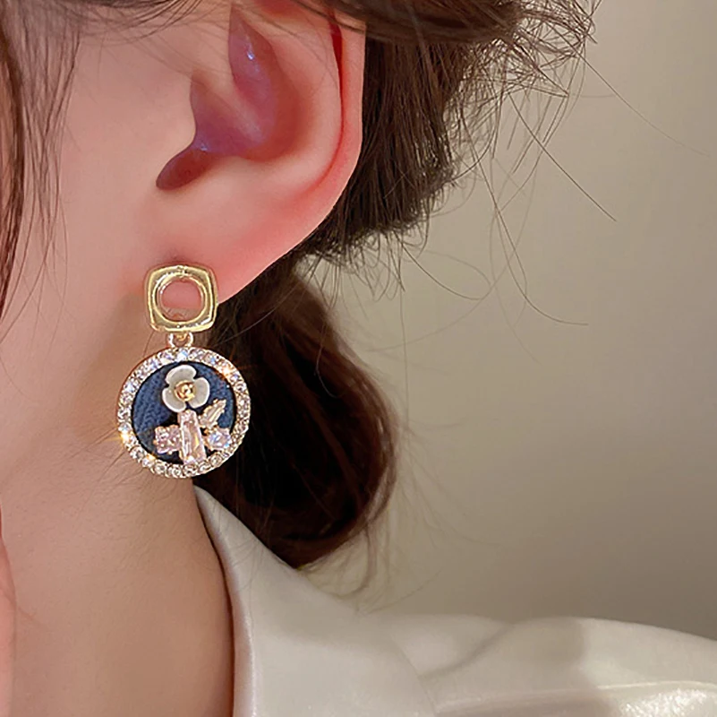 

Fashion Rhinestone Flower Stud Earrings for Women New Design Zircon Circle Earrings 2022 Trend Girls Jewelry
