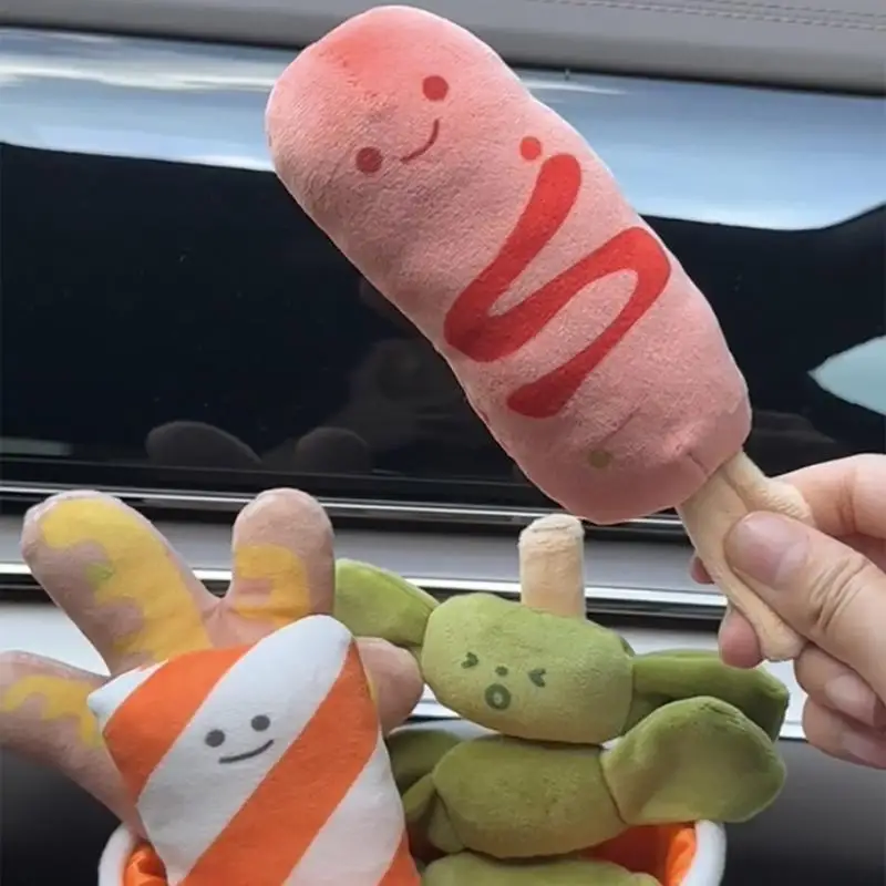 Милая маленькая фаршированная еда острая горячая кастрюля плюшевая с дизайном