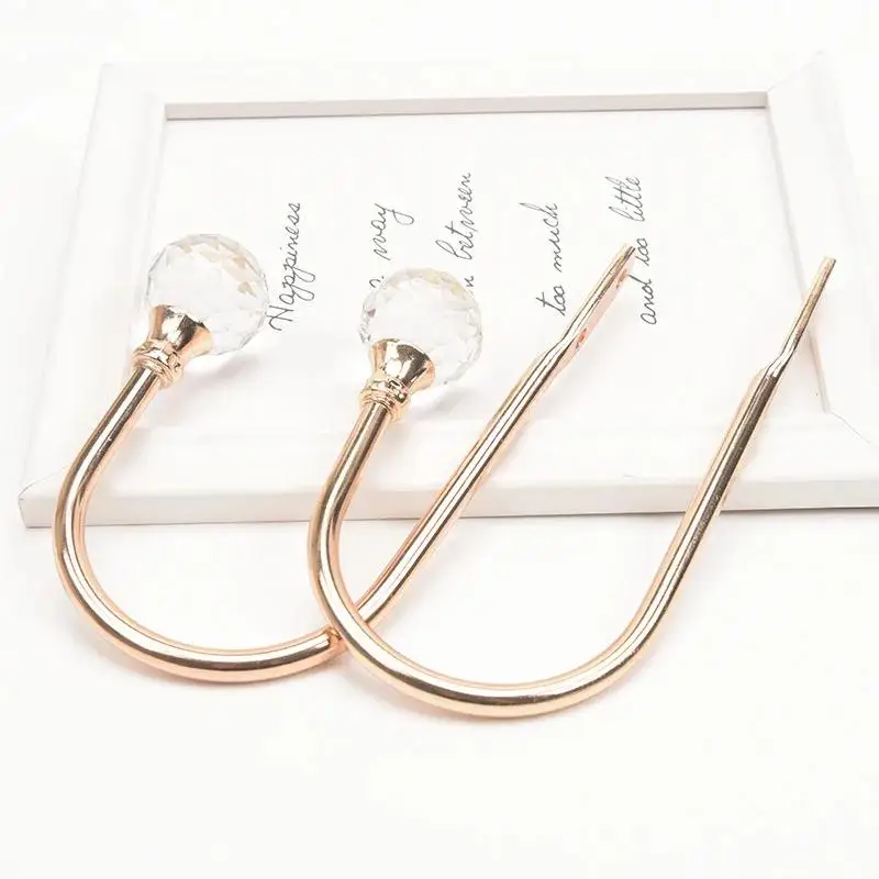 

Металлический держатель для штор с кисточкой