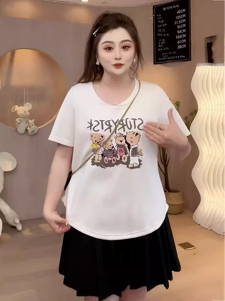 Пухлая футболка большого размера с U-образным воротником и коротким рукавом