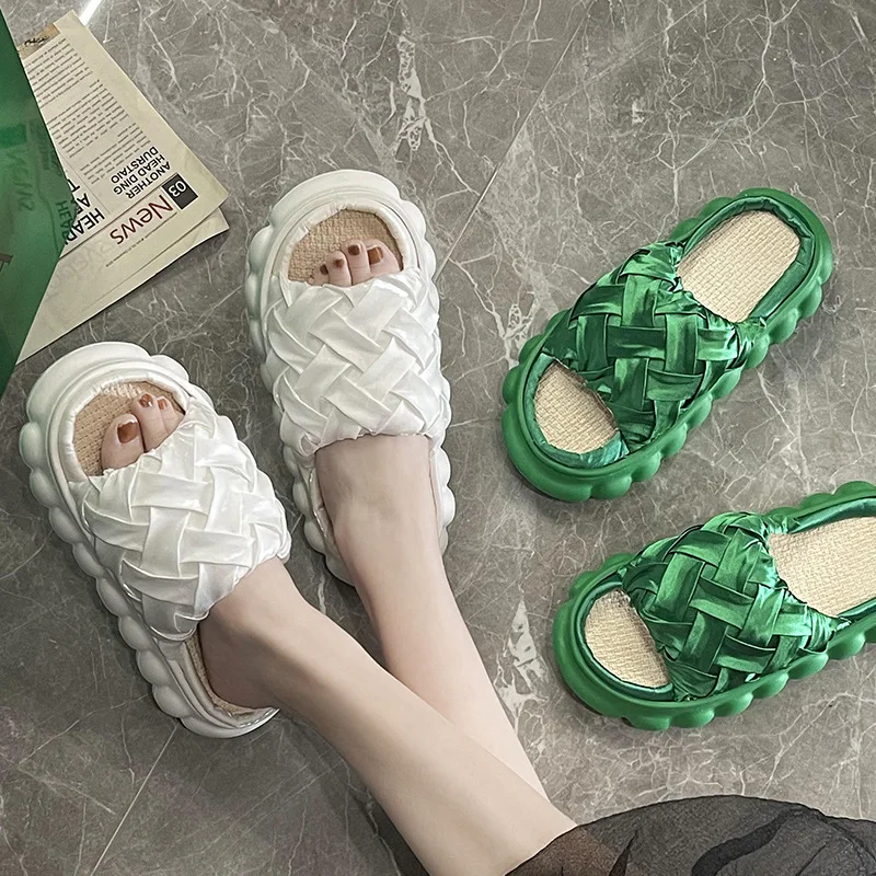 

Women Linen Slippers Female Summer Stepping on Shit Feeling Outside Wearing Ins Tide Thick Bottom Indoor Home Korean Slippers