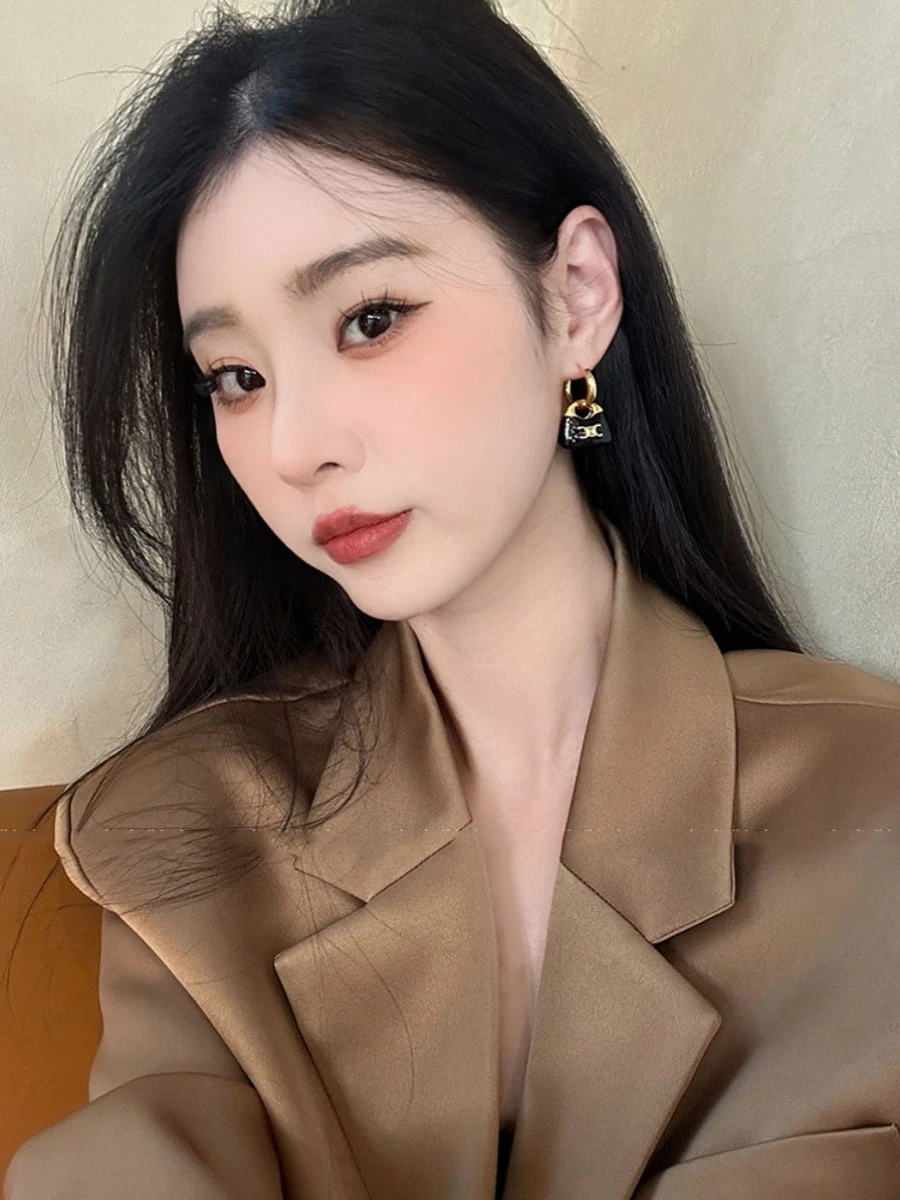 Paris [] Doro Arc De Earrings Women Light Luxury Black Enamel High-Grade Fashion