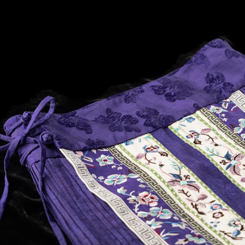 Рисунок 6 - Женская винтажная юбка с принтом