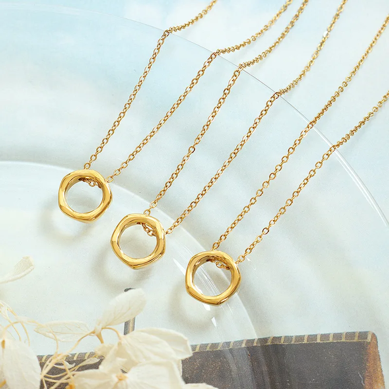 

Vintage Round Pendant Necklace Women's Stainless Steel Necklace Women's Simple Classic Fashion Jewelry Wholesale