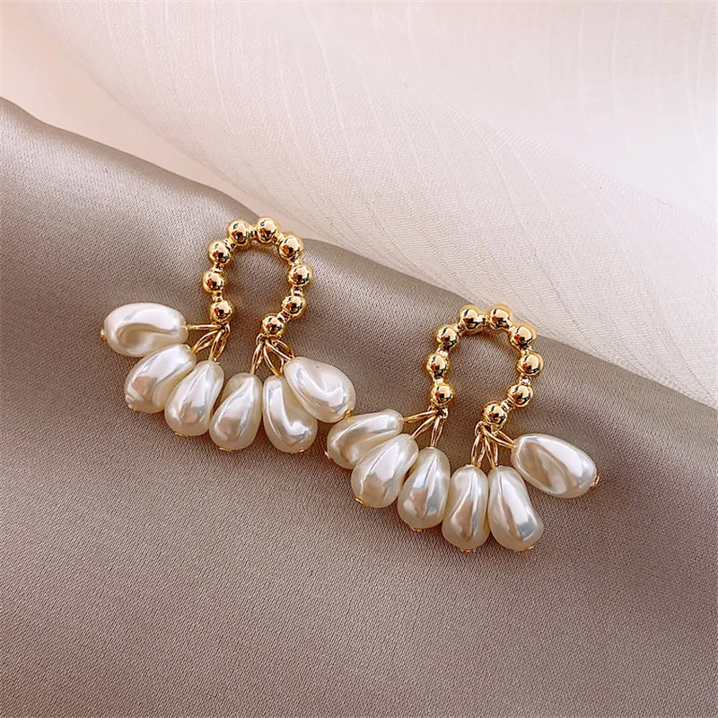 

2022 South Korea New Fashion Baroque Pearl Earrings Temperament Personality Versatile Pendant Earrings Elegant Jewelry For Women