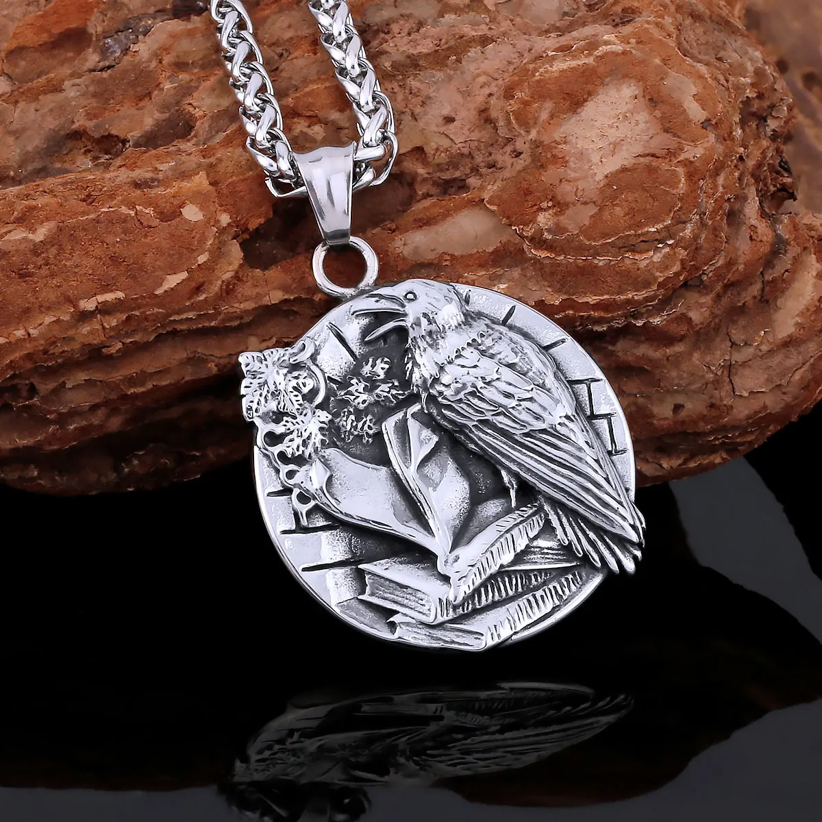 

Nordic Crow Viking Odin Vintage Amulet Necklace Scandinavian Stainless Steel Rune Men's Pendant Fashion Jewelry Gift Wholesale