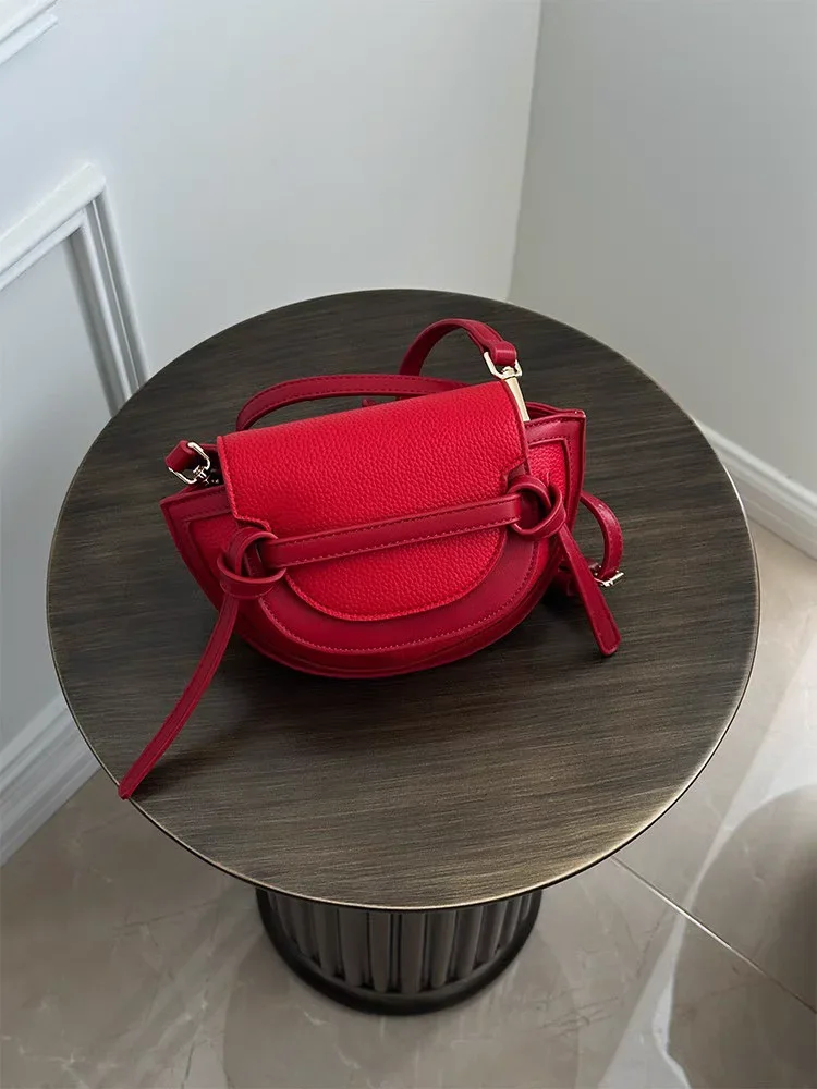 Miyagawa Retro Strap Red Small Bag for Women 2024 New Fashion One Shoulder Crossbody Saddle Bags