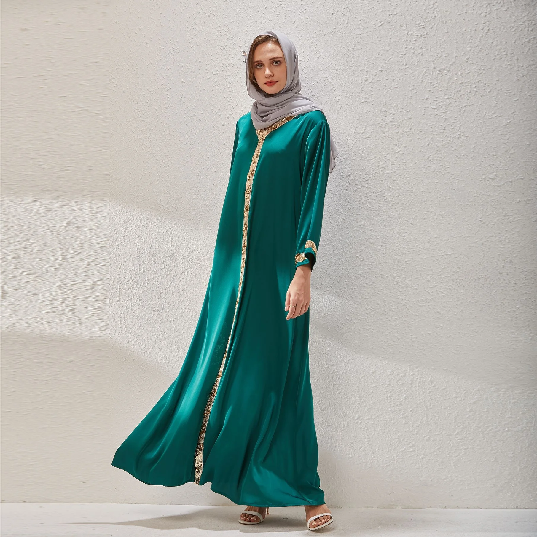 2022 Large Muslim Arab Embroidery Sequins Long Sleeve V-Neck Casual Loose Elegant Women's Length