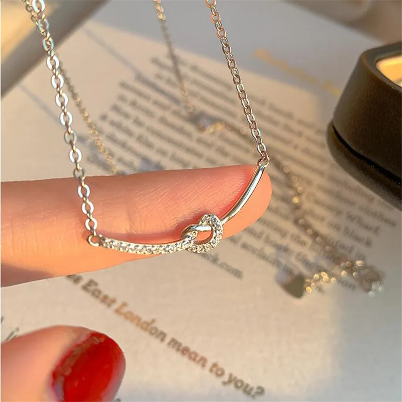 

Женское колье из серебра 925 пробы, с подвеской в виде сердца