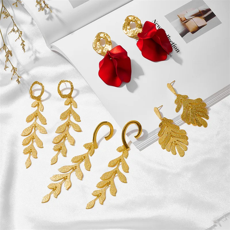 

Gold Leaf Shape Statement Stud Earrings for Woman Vintage Big Leaf Fashion Trendy Bohemia Leaf Woman Wedding Stud Earrings