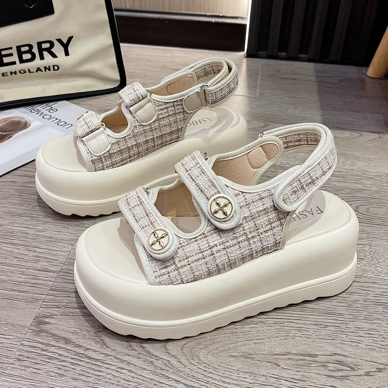 Luxury Woman Platform Sandals Ladies Elegant Medium Women's Shoes Flats Summer Sandals Women 2023 New Designer Shoes Girls