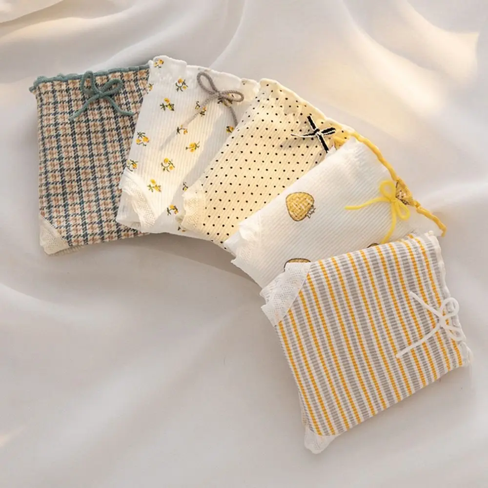 

Женские хлопковые трусики в полоску, с оборками и клубничкой