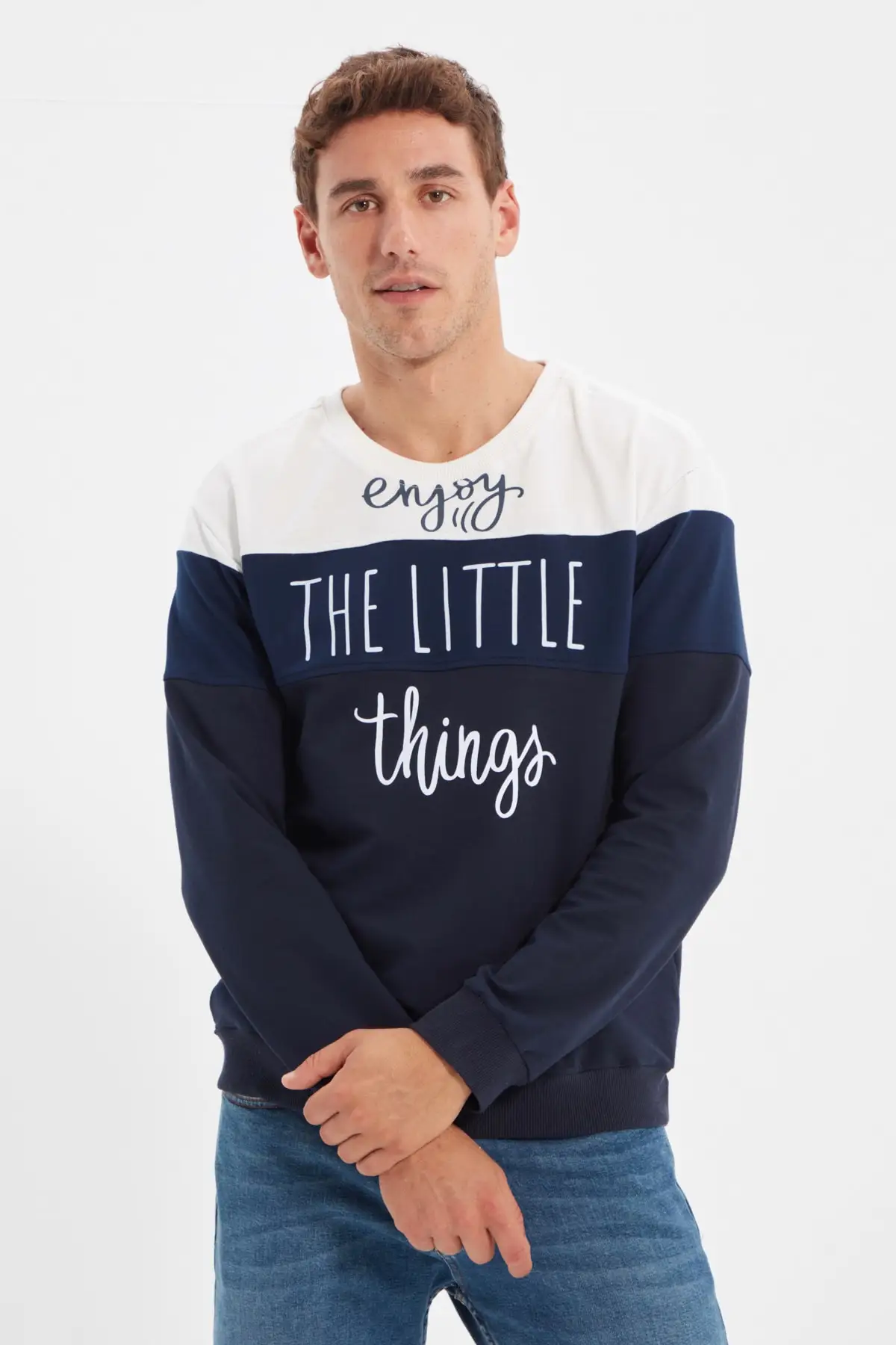 

Trendyol Men 'S Regular Fit Cycling Neck Sweatshirt TMNAW22SW0358