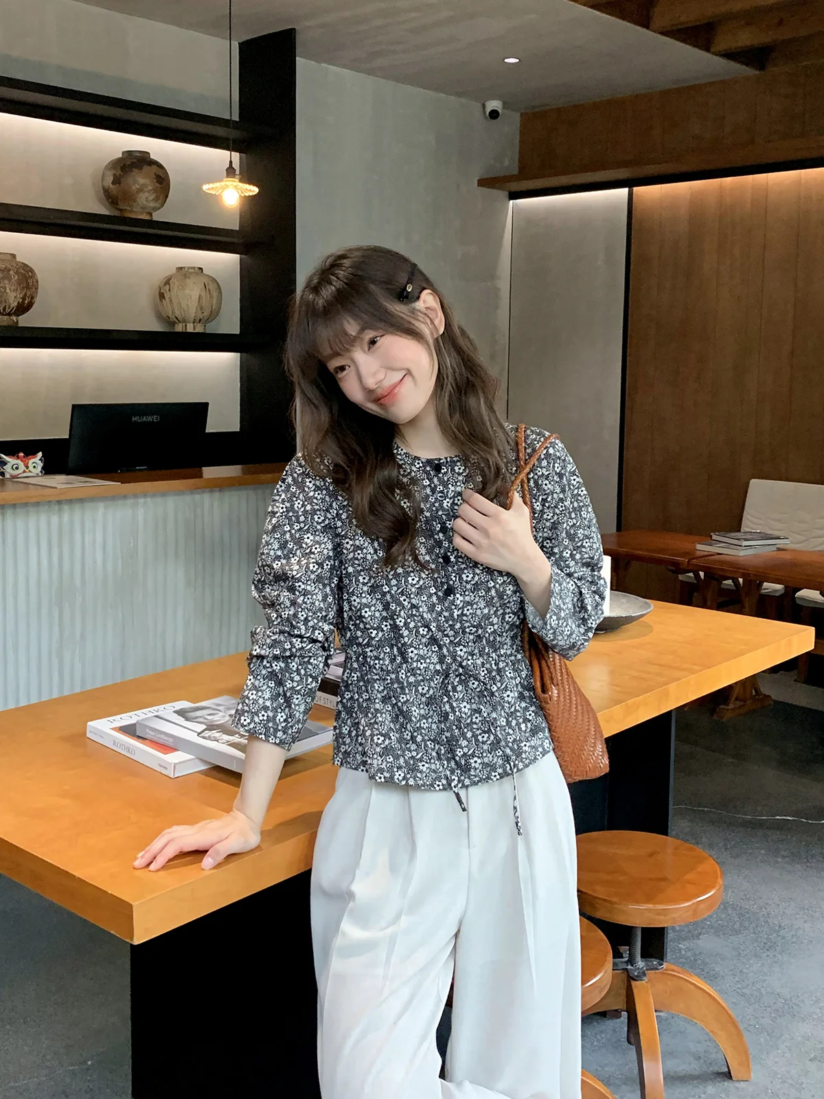 Женская рубашка с длинным рукавом Hello Cannon Облегающая цветочным принтом круглым