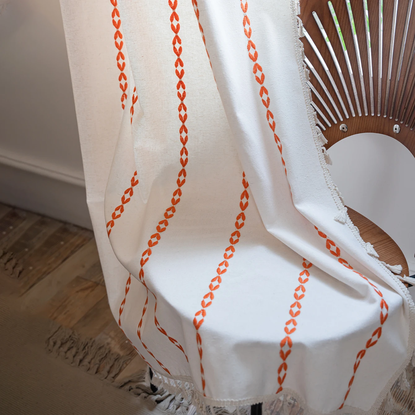 Полузатемняющие шторы декоративные занавески в богемном стиле с оранжевой