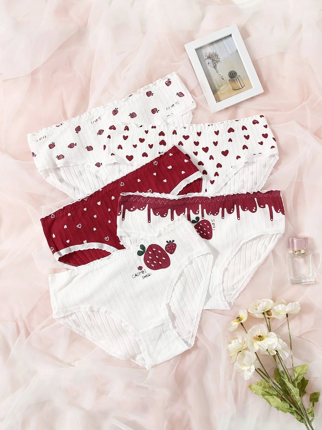 

5pack Heart & Strawberry Print Panty Set