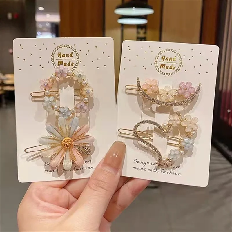 

Top Daisy Rhinestone Hairpin Hair Clips For Women Korean Fashion Fairy Summer 2023 New Flower Side Clip Y2k Hair Accessories