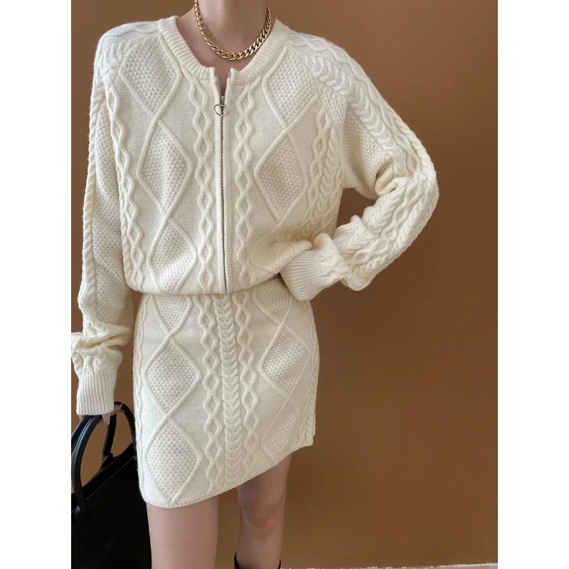 Женский Повседневный мягкий ромбовидный вязаный кардиган костюм с юбкой серый