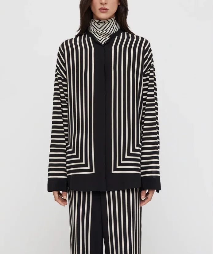 Рисунок 3 - Женская блузка с принтом