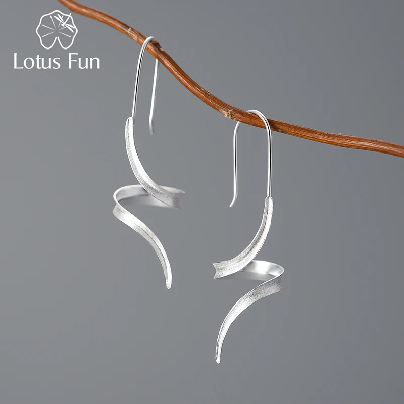 

Женские асимметричные серьги-подвески Lotus Fun, необычные серьги из настоящего серебра 925 пробы с изогнутыми линиями в минималистском стиле, ю...