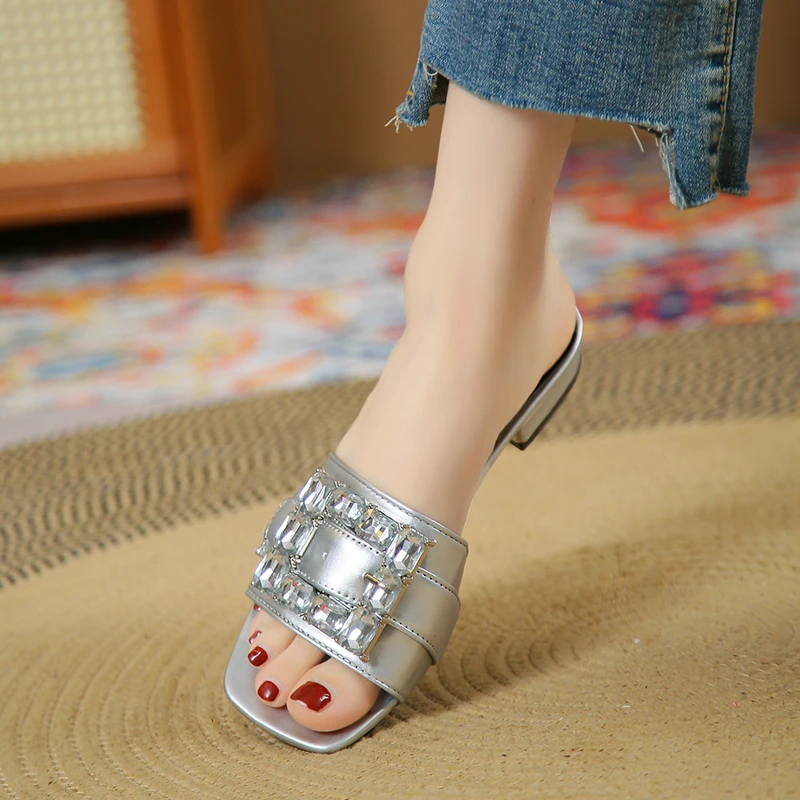 2023 Women's Casual Outdoor Beach Slippers Summer Fashion Luxury Rhinestone Elegant Low Heel Square Toe Shoes Zapatos De Mujer