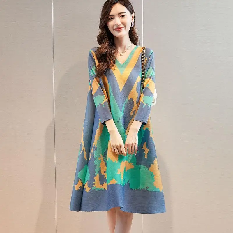 

Women dress Folded skirt female 2021 autumn new fashion print loose V-neck A-line skirt is thin temperament plus size dress