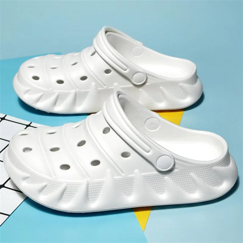 

2023 Summer Unisex Slippers Outdoor Clogs Thick Sole Beach Sandals Casual EVA Non-slip Home Garden Hole Shoes Couple Slides