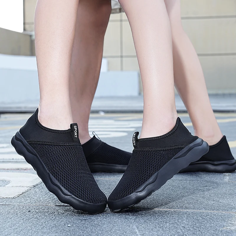 Ultra-light Couple Shoes Slip on Men Loafers Breathable Summer Comfortable Men's Casual Shoes Women Sneakers Zapatillas Hombre