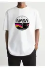 Белая футболка с принтом логотипа НАСА в стиле оверсайз