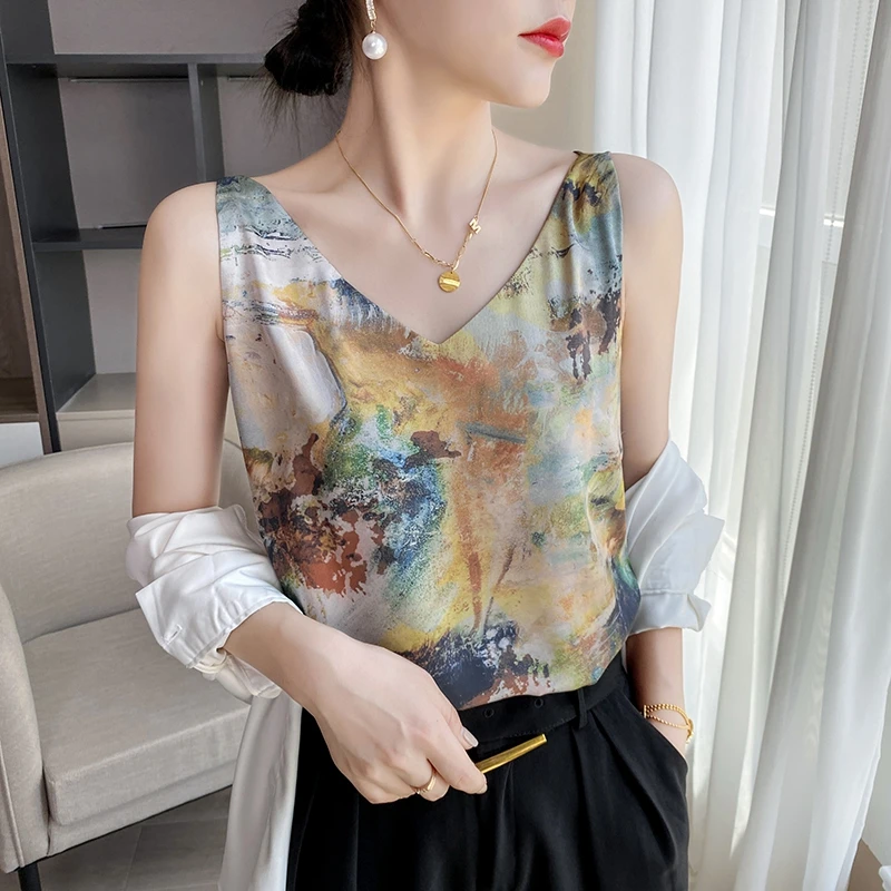 

LONGMING Summer Bottoming Top Women's Satin T-shirt Fashion Silky Sling Vest Sleeveless V-neck Pullover Strap Tanks y2k Clothing