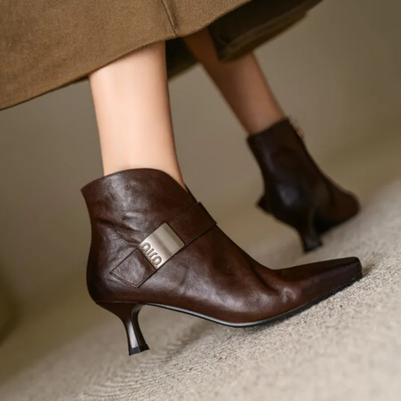 

Весенние ботильоны из натуральной кожи, модные дизайнерские женские короткие ботинки на толстом каблуке с квадратным носком, коричневая однотонная женская обувь на высоком каблуке