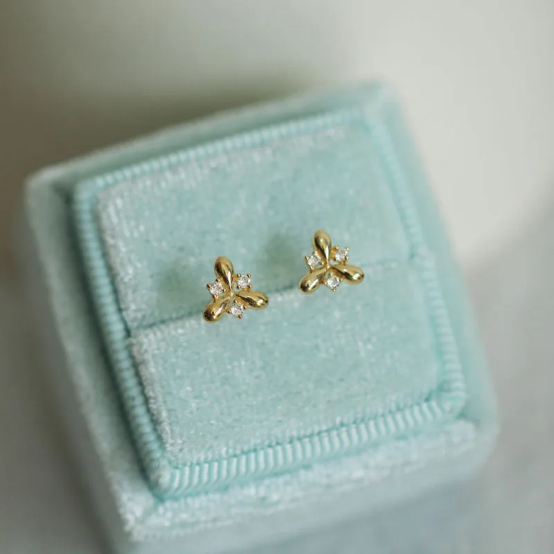 Женские серьги-гвоздики GOLDtutu из цельного золота 9 карат с цветком минимальный