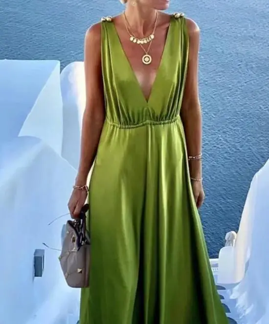 Рисунок 2 - Женское длинное платье без рукавов