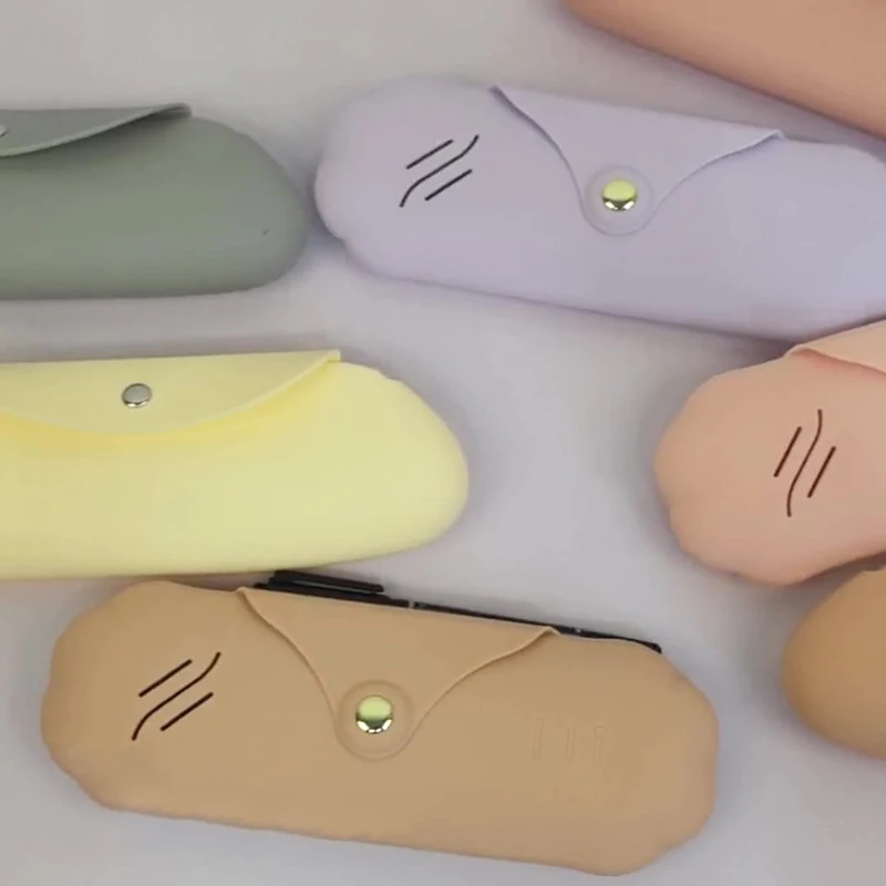 Дорожный держатель для кистей макияжа магнитный силиконовый портативный с