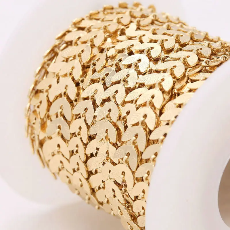 Латунная позолоченная цепочка с листьями 1 м